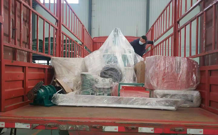 濟(jì)南秸稈顆粒機(jī)發(fā)往江西