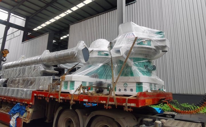 濱州年產(chǎn)8萬噸秸稈顆粒機生產(chǎn)線設(shè)備發(fā)貨 濱州年產(chǎn)8萬噸秸稈顆粒機生產(chǎn)線設(shè)備發(fā)貨