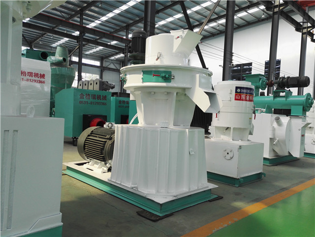 小型秸稈顆粒機實景展示 小型秸稈顆粒機實景展示